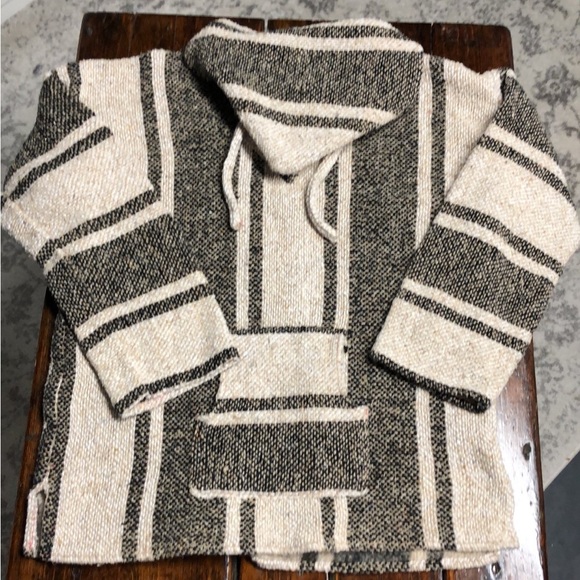 🧥 Tan, Black & White Poncho Sweater – Size Medium 🧥 - Picture 3 of 4